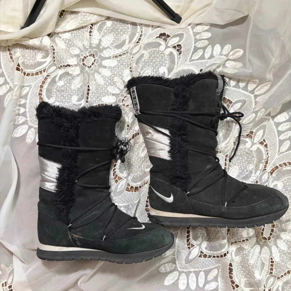 Rare Nike ACG Womens Winter Boots Black Suede Faux Fur Silver Y2K Size 10